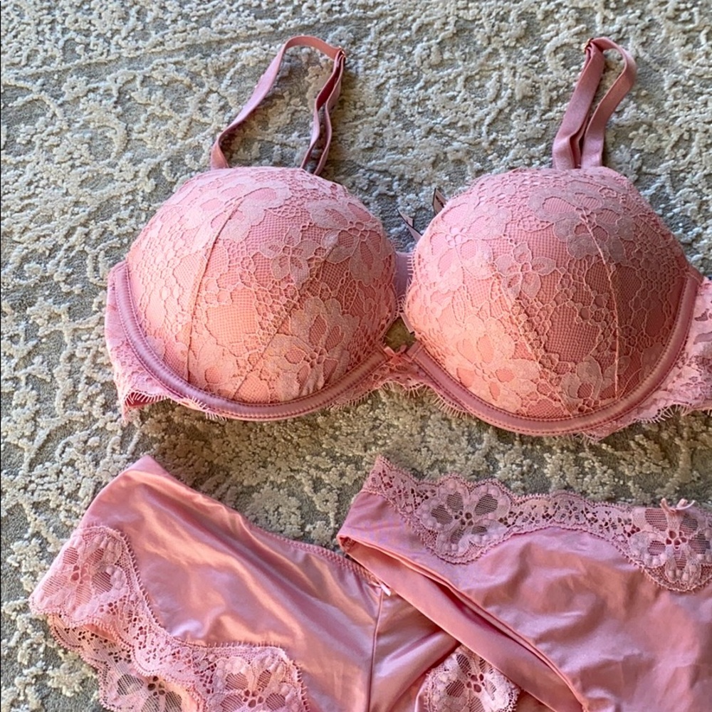 Victoria’s Secret dream angel push-up bra 36C/Med